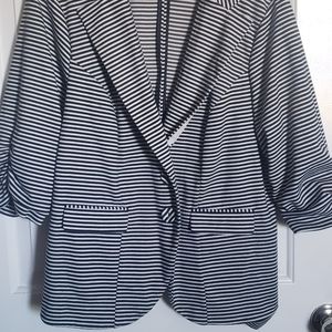 Torrid 2x black/white blazer
